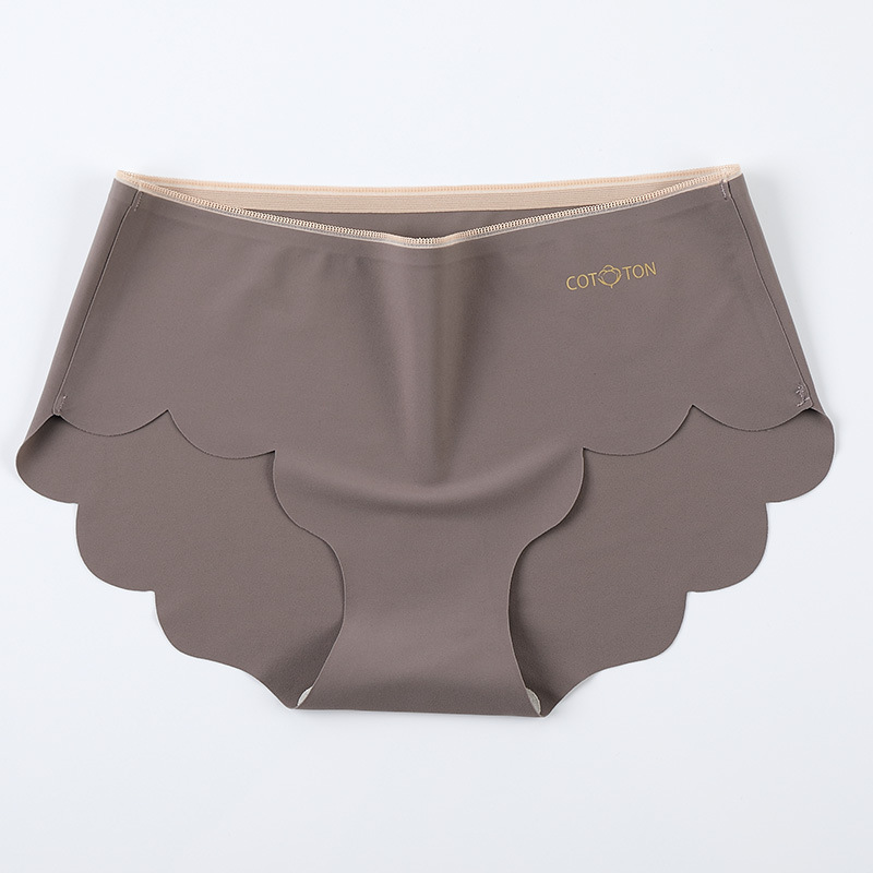 Picture of Women's Pure Cotton Antibacterial Crotch Seamless High-Elastic Cotton-Feel Triangle Briefs in Japanese and Korean Style