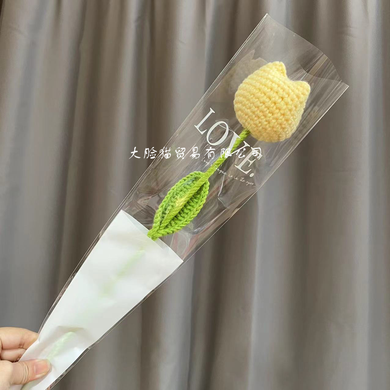 Picture of Finished Hand-Knitted Rose Artificial Flower Knitting Flower Handmade Flower DIY Wool Knitting Homemade Crochet Bouquet