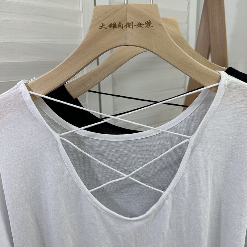 Picture of Loose Version of Thin Backless Long-Sleeved Sun Protection T-Shirt Women's Air-Conditioned Blouse Niche Design Top Summer Light