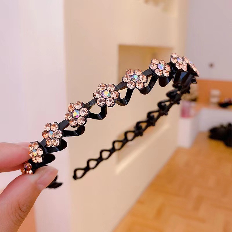 Picture of Pearl Rhinestone Headband for Women, Simple Retro Headband, Female Hairpin, Korean Internet Celebrity Elegant, Fairy Forest Style Super Fairy Headwear