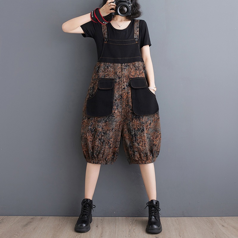 Picture of Real Shot in stock 2025 Summer New Loose plus size Retro Printed Large Pocket Five-point Over-the-knee Denim Overalls for Women