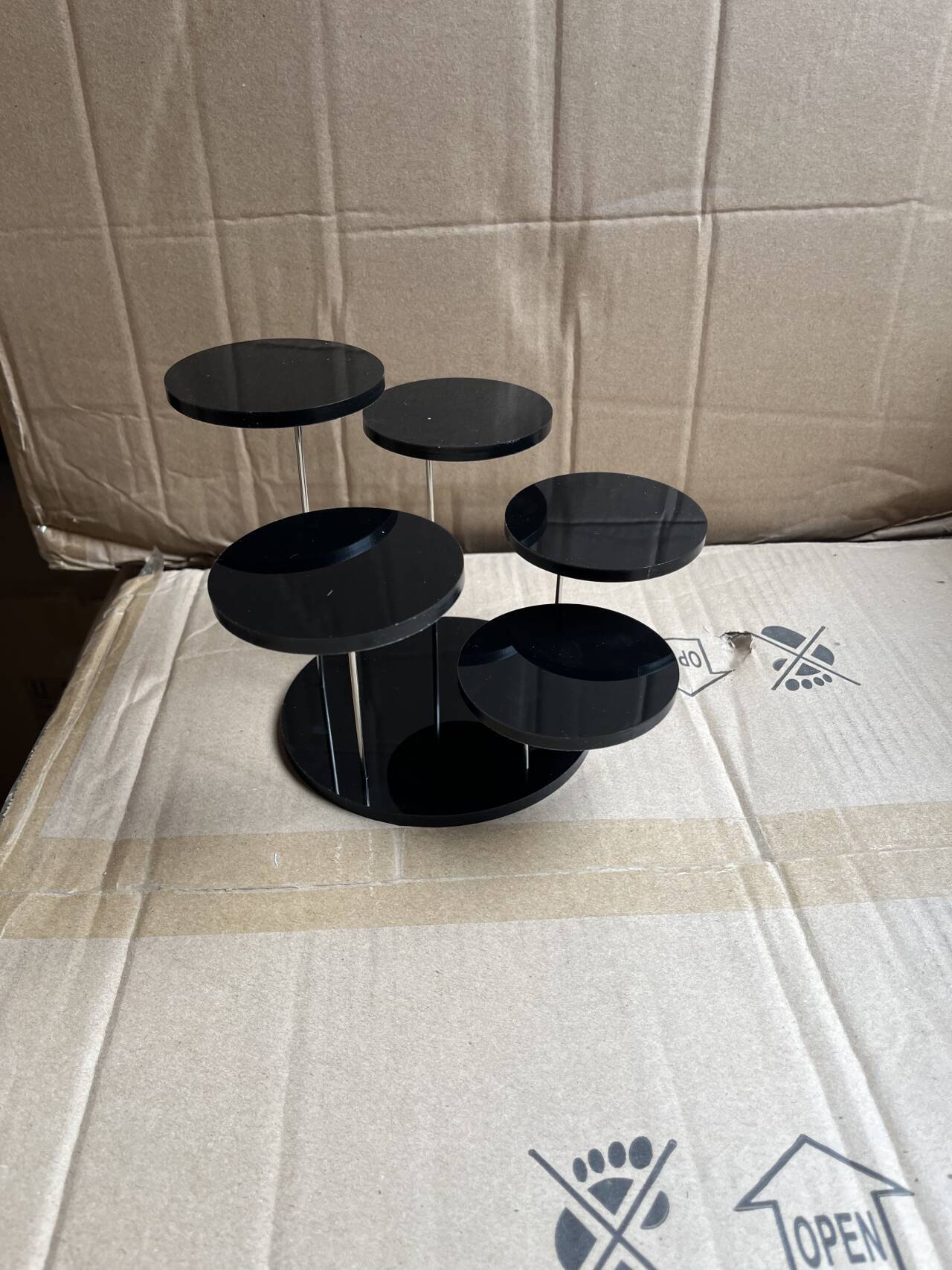 Picture of Acrylic round seat ring jewelry display stand small accessories jewelry tray desktop finishing storage display stand