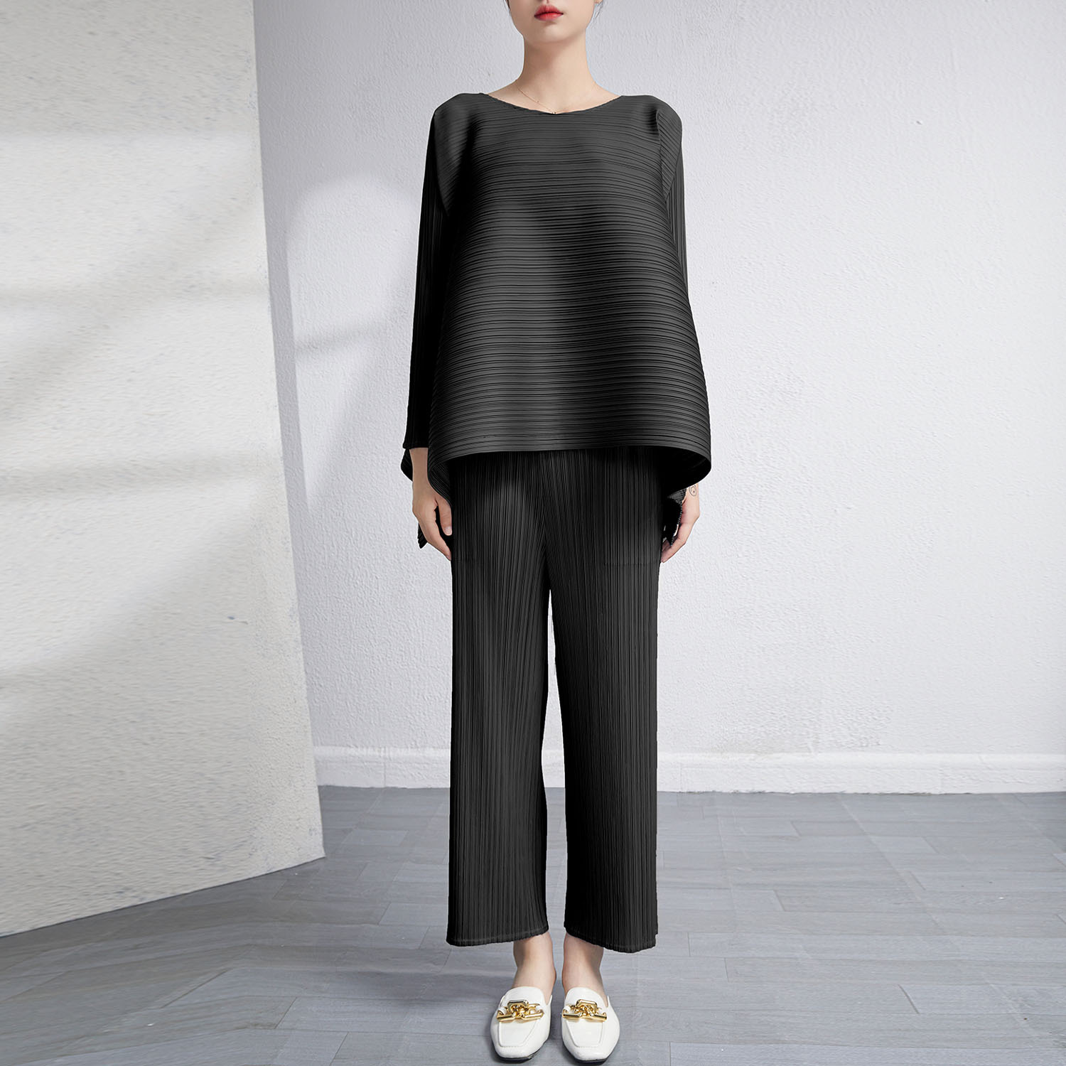 Picture of Miyake Original Single Fabric Suit New Loose Age-Reducing Flesh-Covering Large Size Elegant Fashion Top Loose Casual Pants