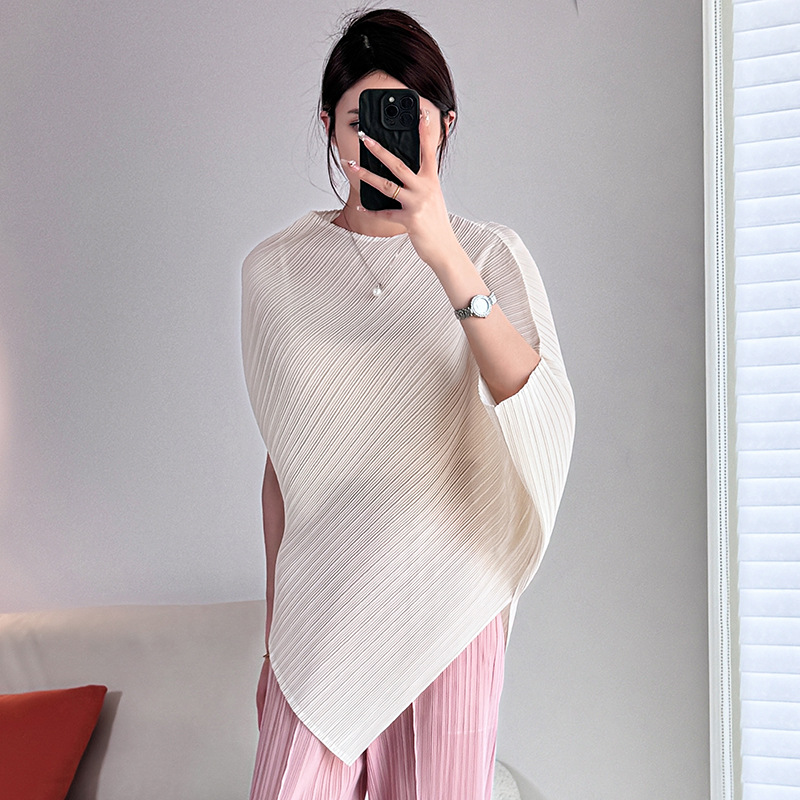 Picture of Miyake Fashion Slim Design 2025 Pleated Round Neck Tie Waist Short-Sleeved Top Solid Color Loose Shirt for Women