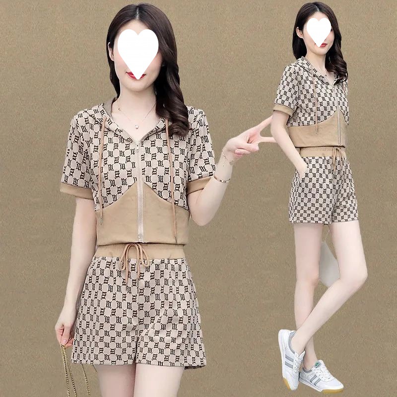 Internet celebrity casual suit women's 2023 Summer new fashion sports sweater high waist shorts slimming two-piece set