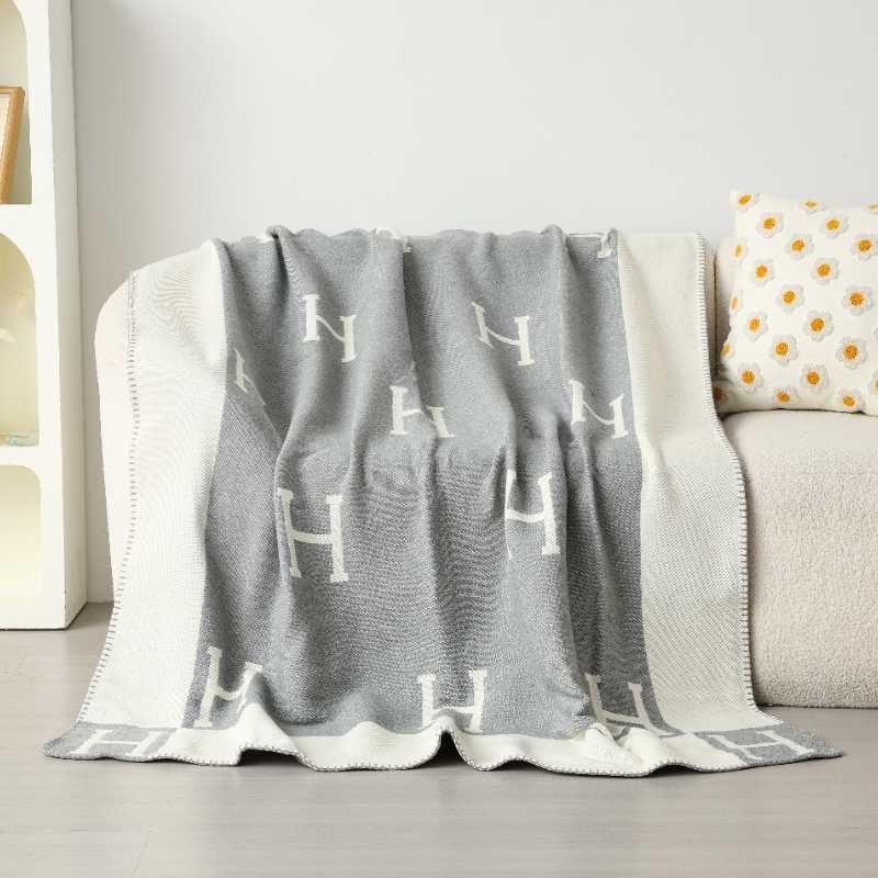 Picture of Cross-Border Amazon Fleece Blanket Single Blanket Air Conditioning Blanket Sofa Cover Blanket Nap Blanket H Letter Aviation Flight Blanket