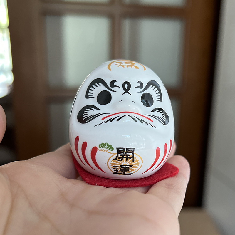Picture of Japanese-style Dharma ornaments Japanese ceramic Dharma eggs Kaiyun Dharma trumpet mini lucky cat car decorations