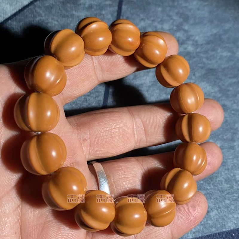 Zhicheng Natural Monkey Head Olive Walnut Shark Back Bracelet for Men and Women, Peach Core Bracelet, Approximately 12mm