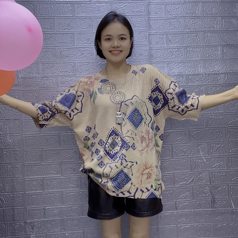 plus size Heavy Industry Hot Drilling Ice Silk Knitted Shirt Women's Summer 2025 New High-end Blue and White Porcelain Printed Knitted T-shirt Loose