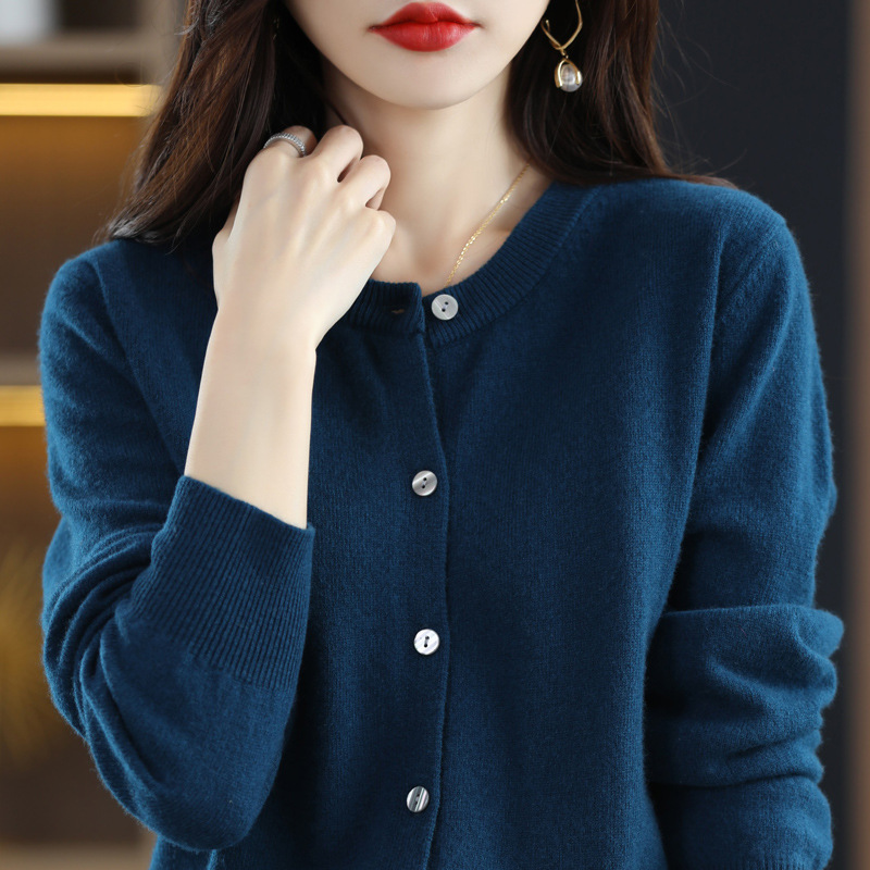 Picture of New 2025 Autumn and Winter Ol Elegant Cardigan Long-Sleeved Round Neck Straight Sweater Women's Knitted Knitwear One Piece Wholesale