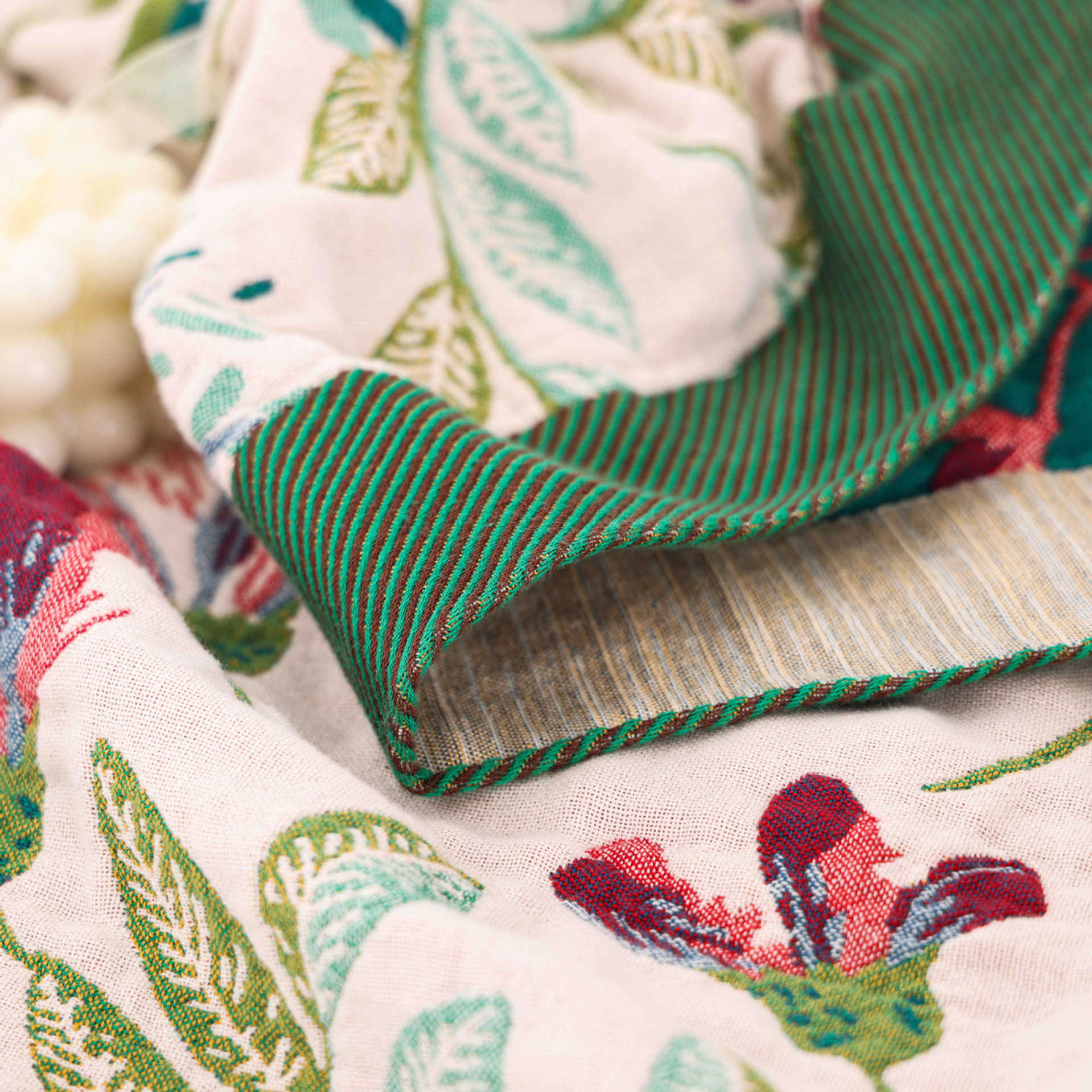 Picture of Towel Quilt Bed Sheet Cotton Summer Quilt Sofa Cover Blanket Nap Small Blanket Jacquard Air-conditioning Quilt Cotton Gauze