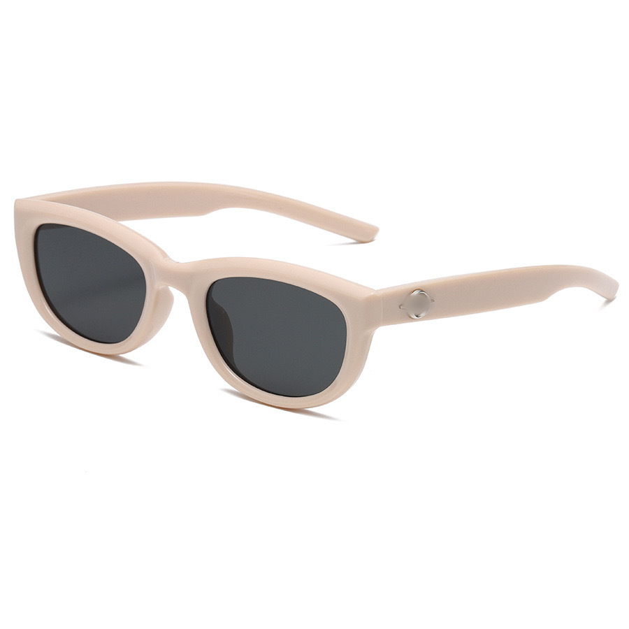 Picture of New sunglasses women's high-end anti-ultraviolet sunglasses men's European and American retro fashion oval small frame high color value