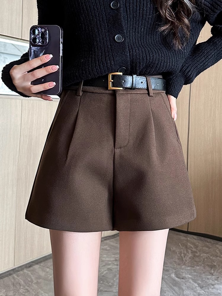 Woolen Boots Shorts Women's 2024 New Autumn and Winter Outfit Black Casual High Waist European A- Shoe Pants