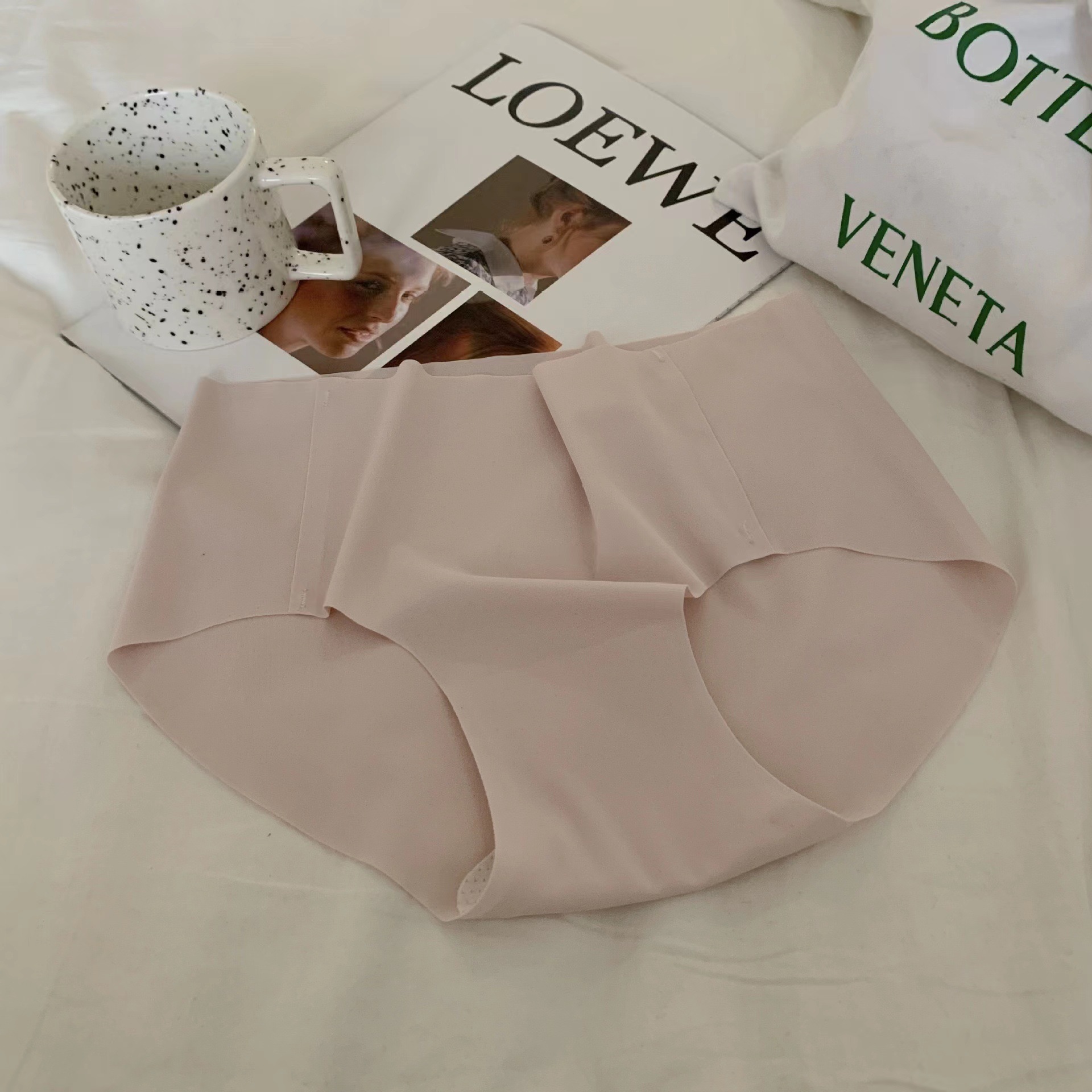 Picture of "Your niche likes" [simple and clean style] simple solid color girl seamless underwear women's underwear