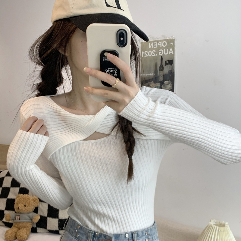 Picture of Designed Cut Out Long-Sleeved Knitwear Women's Autum K-Style New Slim Fit Elastic Inner Bottoming Top
