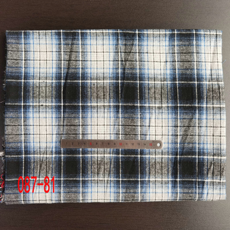 Picture of in stock brushed plaid fabric spring and summer women's shirt cloth 21 polyester cotton woven flannel plaid lining