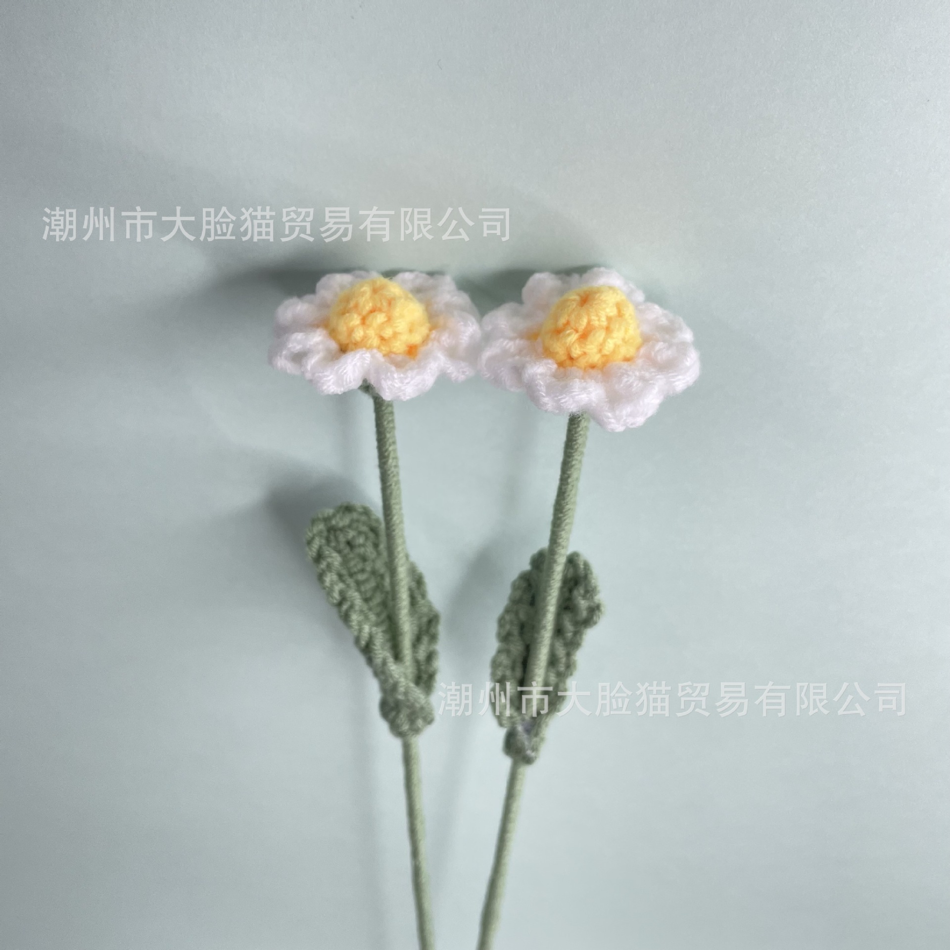 Picture of Finished Hand-Knitted Rose Artificial Flower Knitting Flower Handmade Flower DIY Wool Knitting Homemade Crochet Bouquet