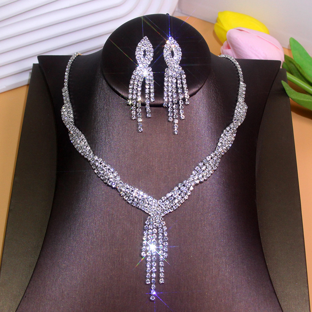 Picture of South Korea Metal Claw Chain Rhinestone Wedding Necklace Bride Necklace Ear Drop Jewelry Banquet Necklace Jewelry suit Wholesale