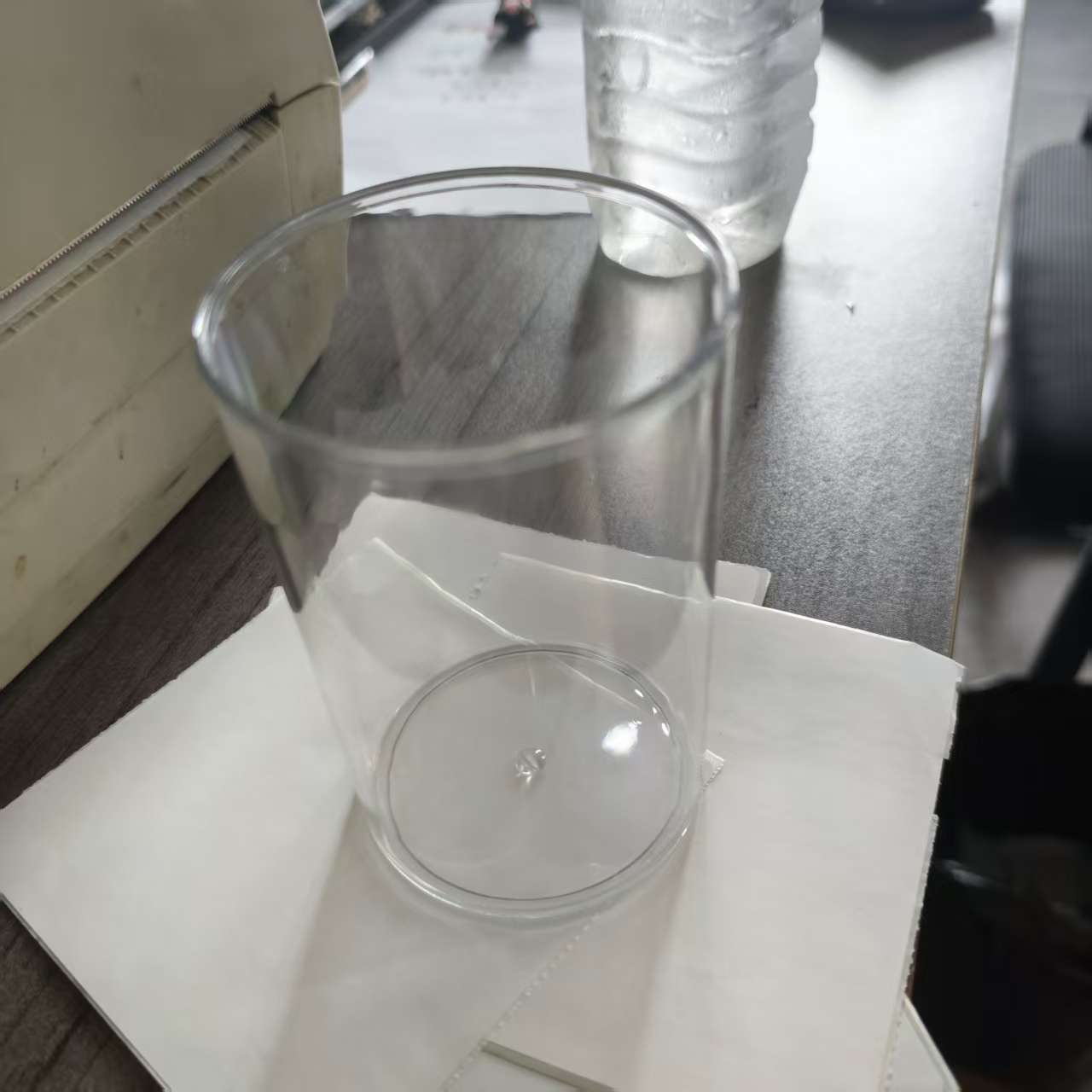 Picture of Transparent pen container plastic acrylic square stationery storage tube pen supplies wholesale student culture business creativity