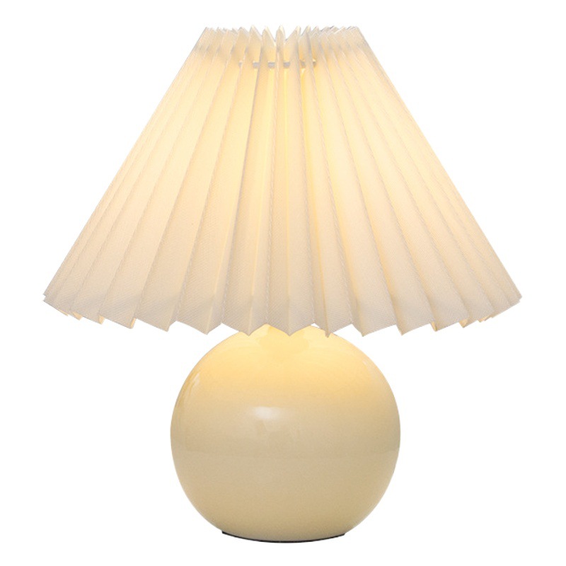 Creative Table Lamp Pleated Girl Bedroom Nightlight Nordic Internet Celebrity Ins Atmosphere Ceramic Decorative Bedside Table Lamp