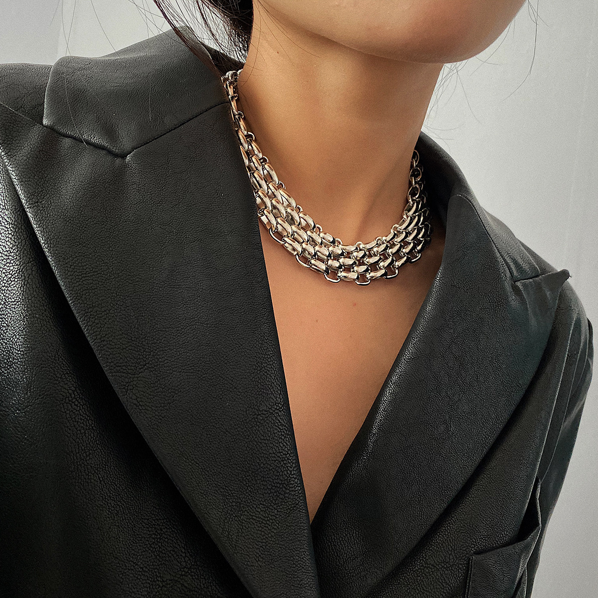 Yunlong European and American Cross-Border Jewelry Exaggerated Punk Thick Chain Clavicle Chain Retro Simple Metal Sweater Chain Necklace for Women