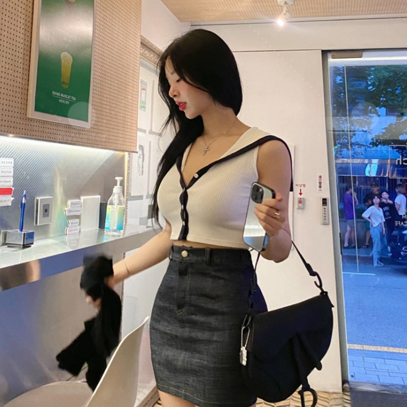 South Korea Dongdaemun Slim-fit Slim-fit Sexy Chest Large Feminine Contrast Color Short Sleeveless T-shirt Top for Women