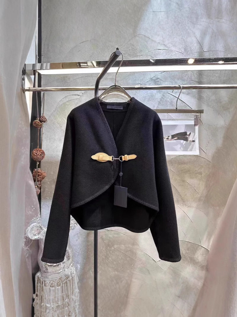 Picture of 2025 Autumn and Winter New Double-Sided Hand-Stitched Cashmere High-End Elegant Versatile Short Wool Outwear for Women