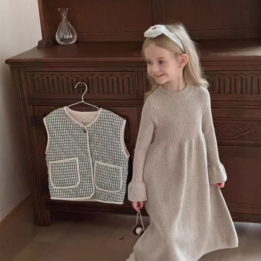 Picture of Girls Dress 2025 Spring and Autumn New Korean Style Children's Solid Color Knitted Princess Dress Baby Mid-Length Sweater Dress