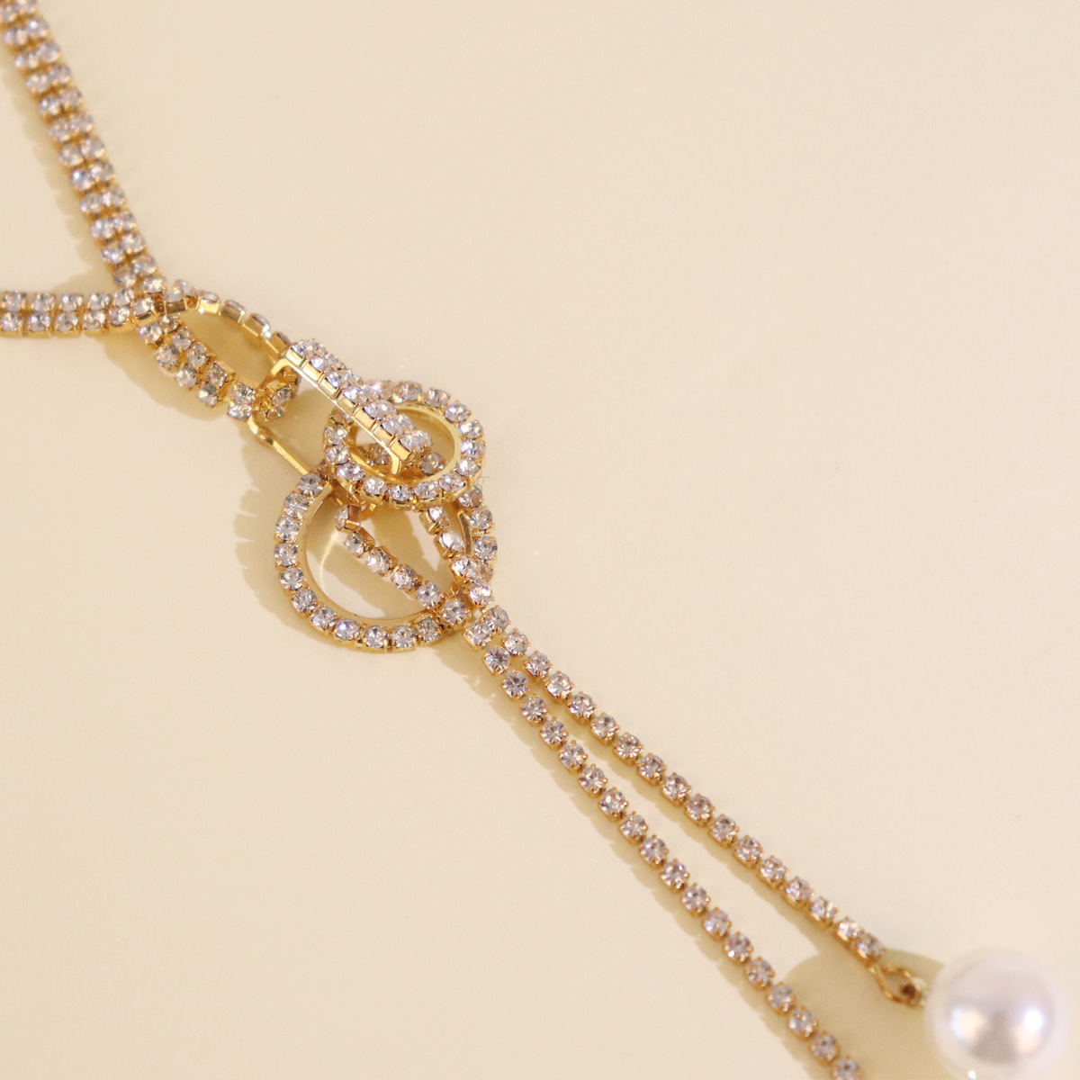 Picture of Elegant Internet Celebrity Shiny Women's Necklace Simple Style Big Ins Geometric Pendant Fashion Commuter Crystal Necklace Jewelry