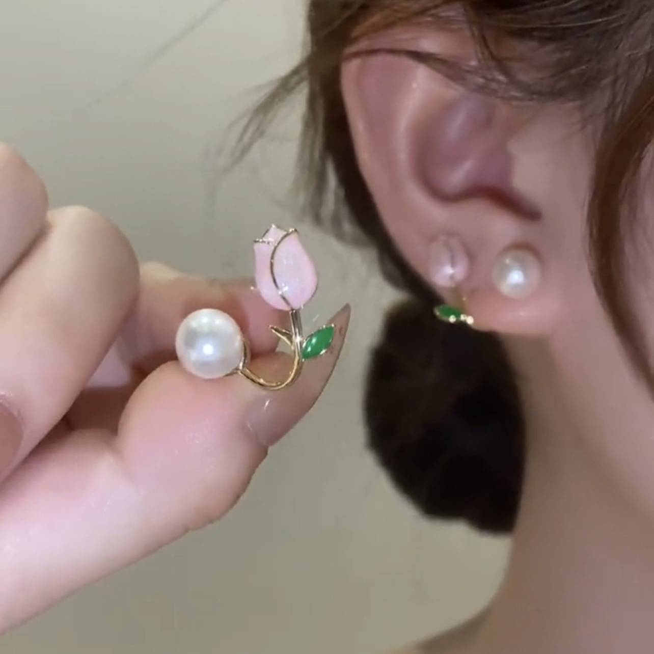 Spring and Summer 2023 New Tulip Ear Stud Elegant All-match Fresh Ear Accessories Sweet Flower Pearl Earrings for Women