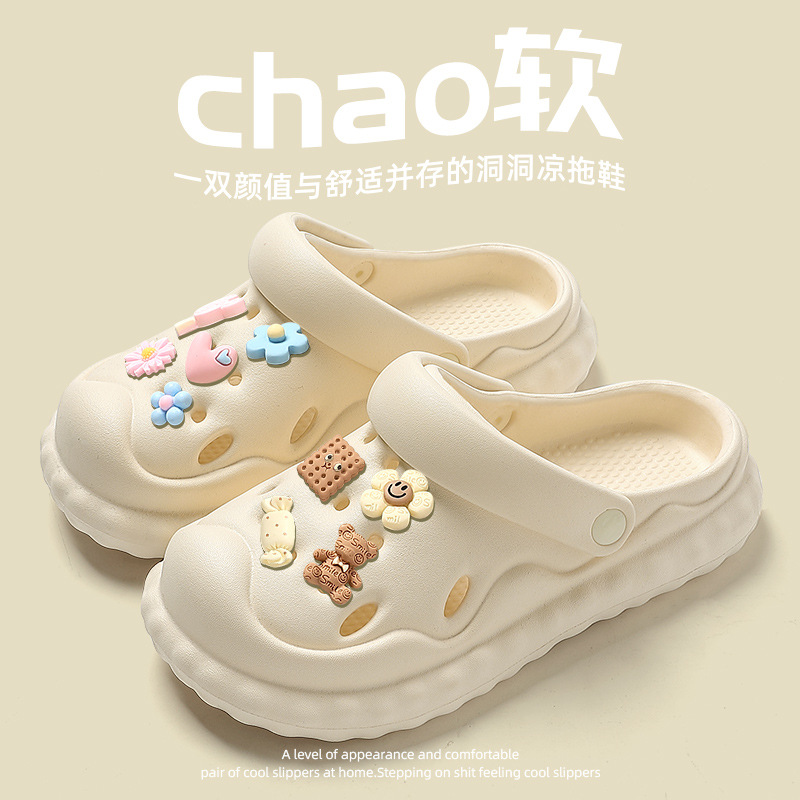 Picture of New Croc Shoes Women's 2025 Summer Outerwear Thick-Soled Internet Celebrity Beach Shit-Feeling Baotou Half Sandals Women's Summer