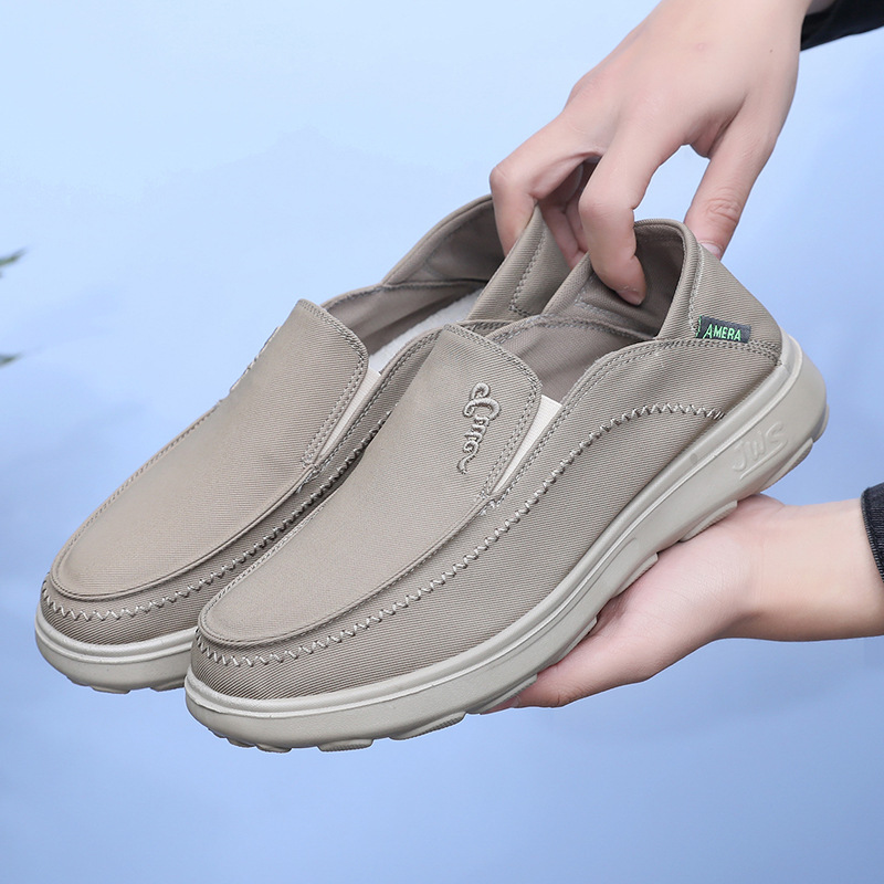 Cloth Shoes Men's Slip-on Trendy Thick-soled Breathable Casual Shoes Comfortable Lazy Men's Shoes Low-top Fashionable All-match Loafers