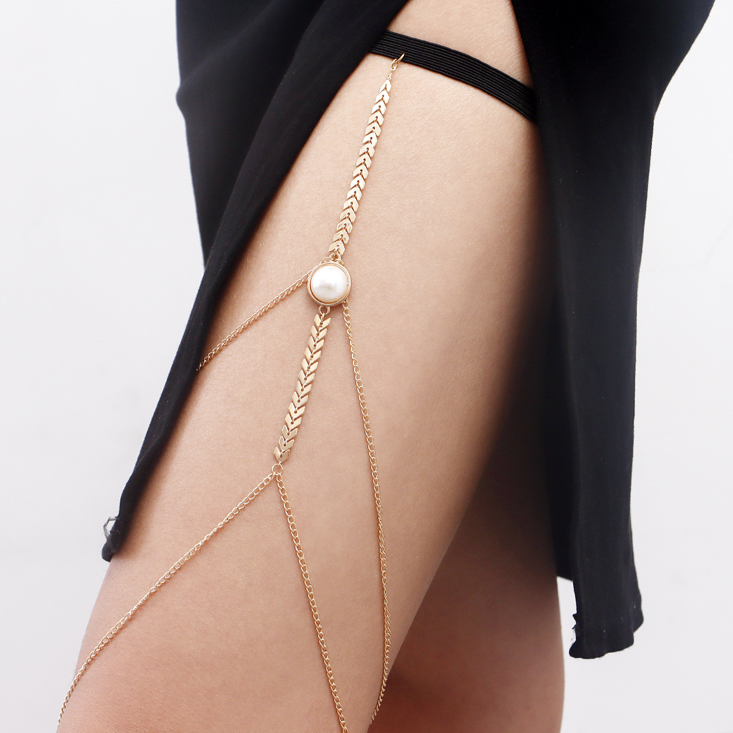 Picture of European and American style sexy elastic belt aircraft chain beach leg ring body chain simple multi-layer Pearl tassel thigh chain