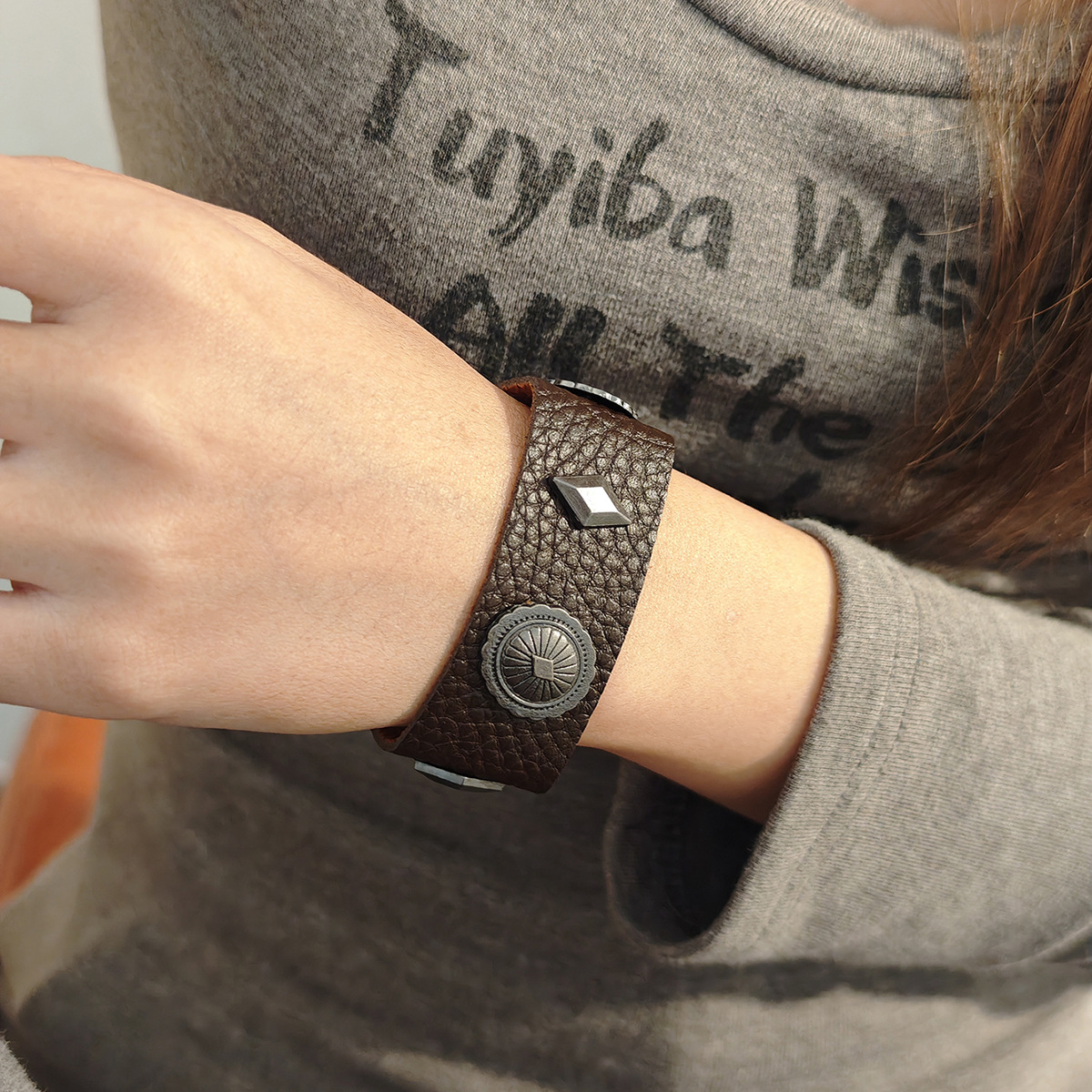 European and American Style Maillard Style Retro Punk Style Bracelet Trendy Cool High-end Sense Hip-hop Wide-brimmed Leather Fashion Bracelet