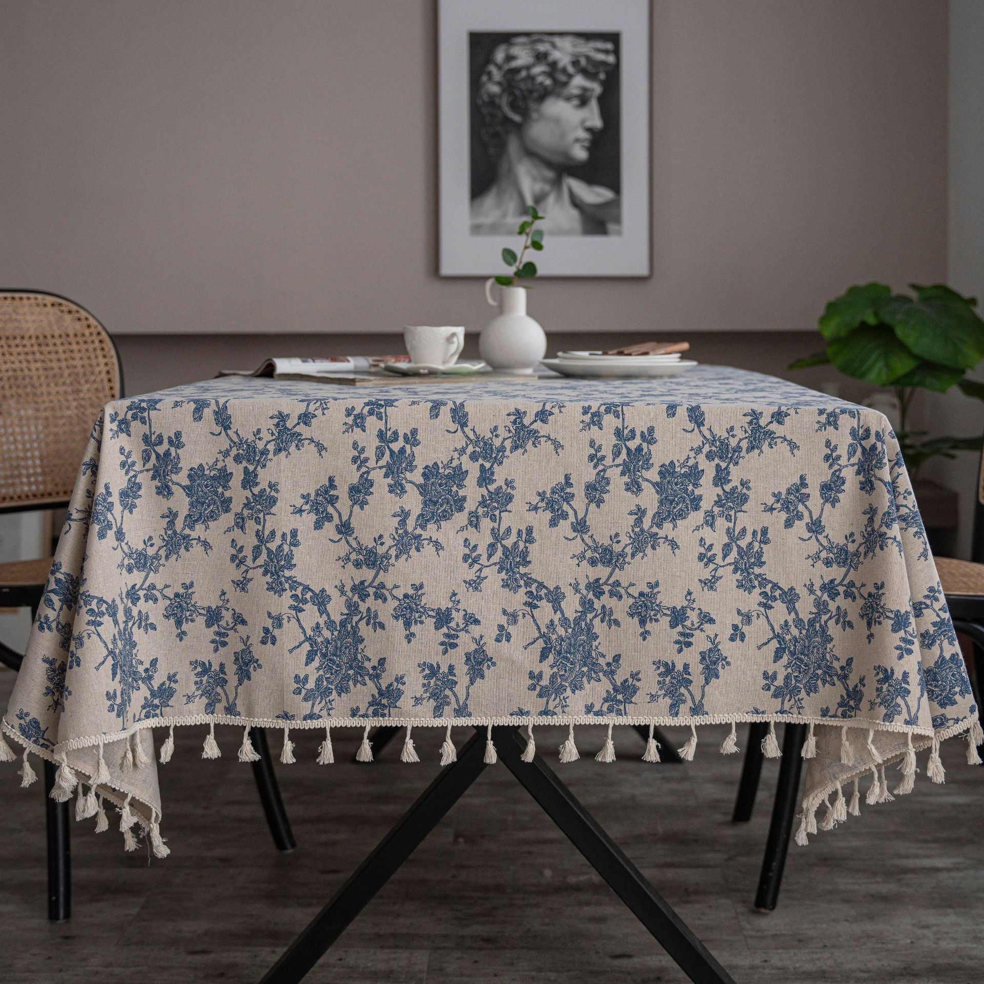 American Style Pastoral Vintage Printed Cotton and Linen Blue and White Porcelain Dining Table Fabric Cotton and Linen Ins Rectangular Tablecloth Yellow Tassel