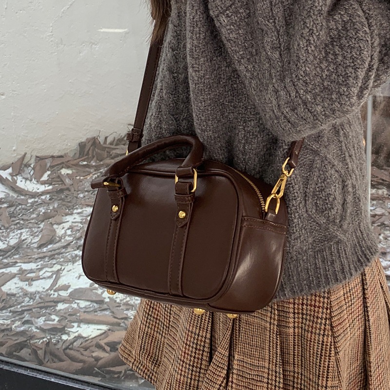 Picture of Maillard Vintage Commuter Bag Women's 2025 New South Korea Handheld Bowling Bag All-match Shoulder Crossbody Bag