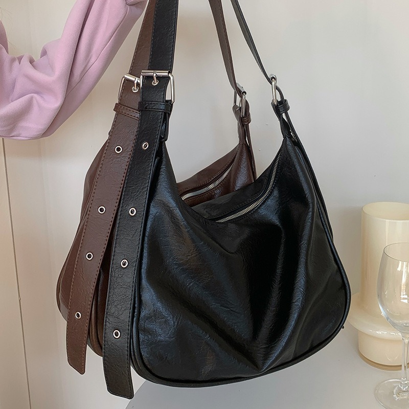 Textured Large-Capacity Bag for Women 2025 New Autumn and Winter Retro Fashion Shoulder Bag Niche Versatile Tote Bag