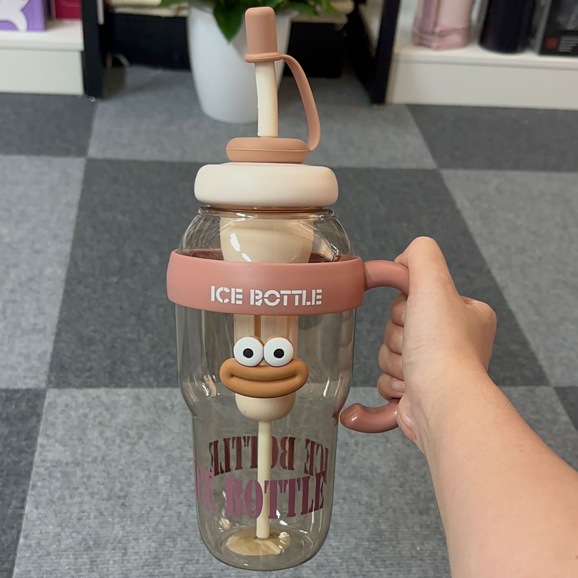Picture of Net red belly cup high color value large capacity handle cup summer ice cup plastic straw cup 2025 new