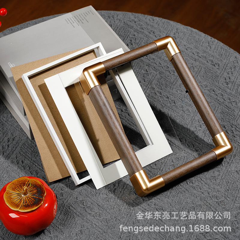 Picture of Solid wood hollow imitation copper corner photo frame texture wooden table wholesale high-end desktop ornaments picture frame manufacturers wholesale