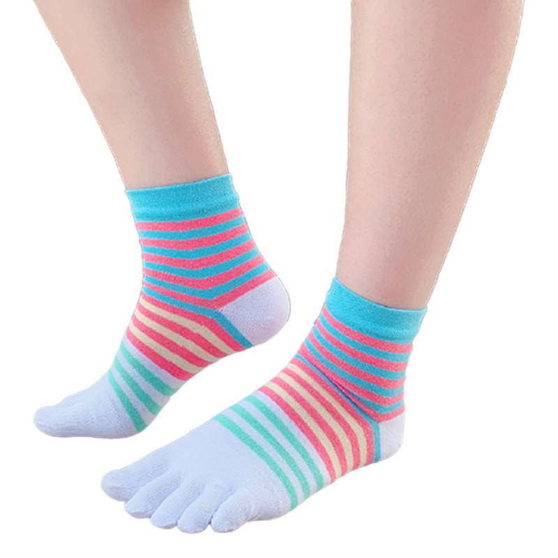 Factory wholesale breathable five-finger socks women combed cotton socks Four Seasons rainbow socks in the tube sports leisure toe socks