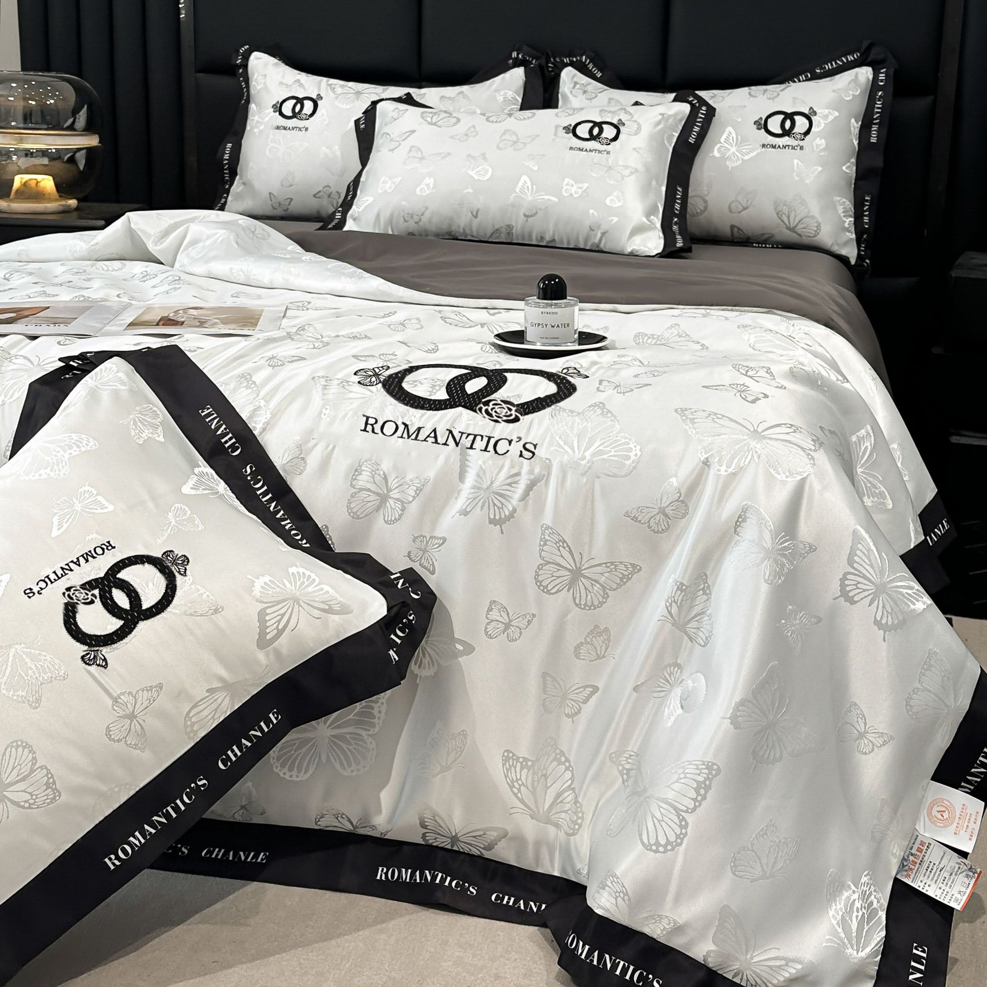 Picture of Class A Ice Silk Summer Quilt Air-conditioning Quilt Bed Cover Bed Sheet Four-piece Set Advanced Light Luxury Embroidered Summer Cool Quilt Summer Thin Quilt