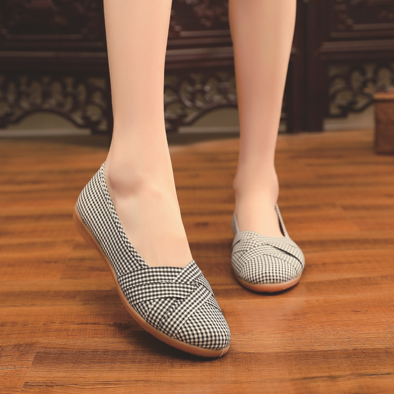 Picture of 25 Spring New Old Beijing Cloth Shoes, Non-Slip Tbottomon Soles, Comfortable Women's Shoes for Middle-Aged and Elderly Mothers, Casual Soft Soles
