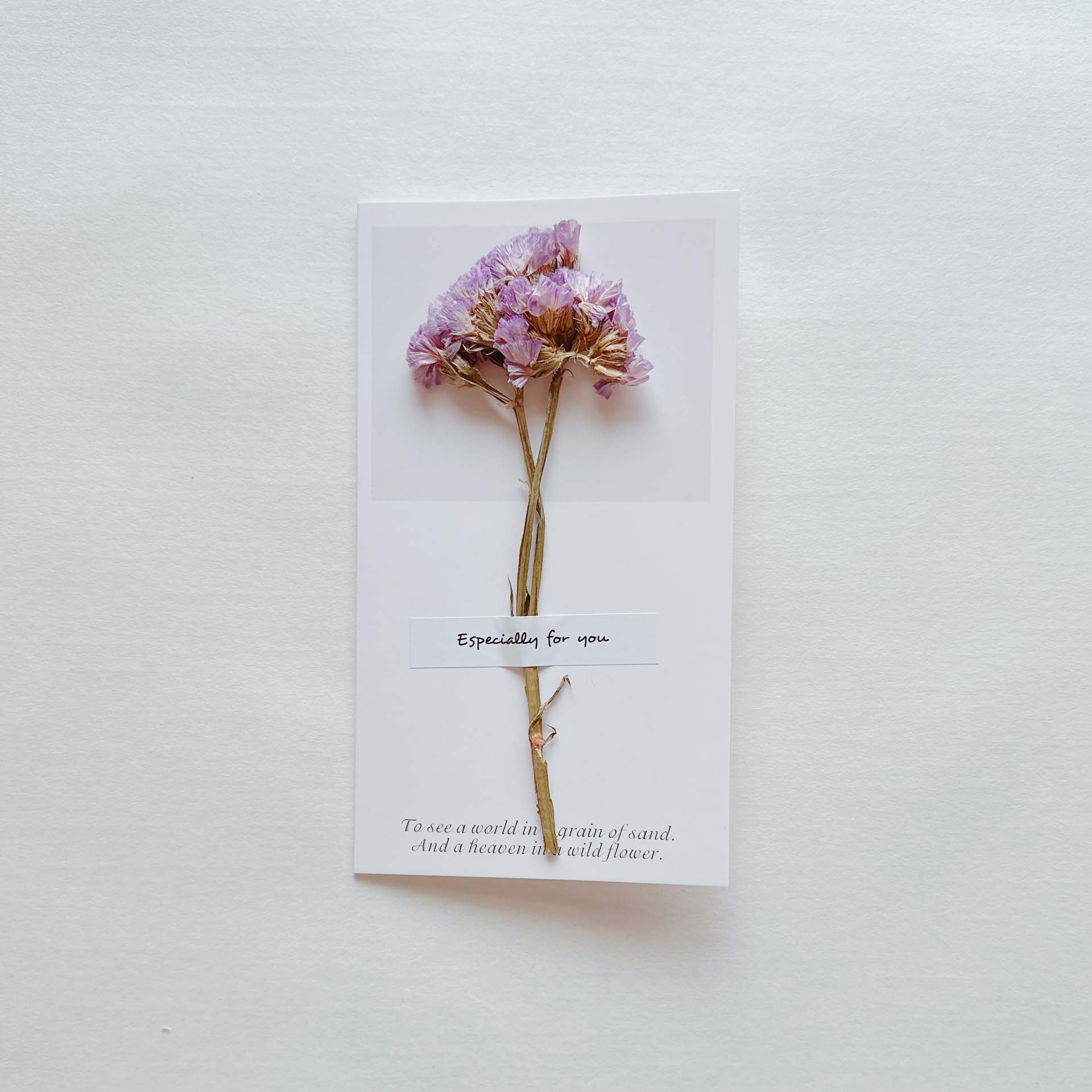 Picture of Gypsophila Dried Flower Greeting Card Birthday Greeting Card Creative Handmade Card Mid-Autumn Festival Handwritten Creative Universal Greeting Card