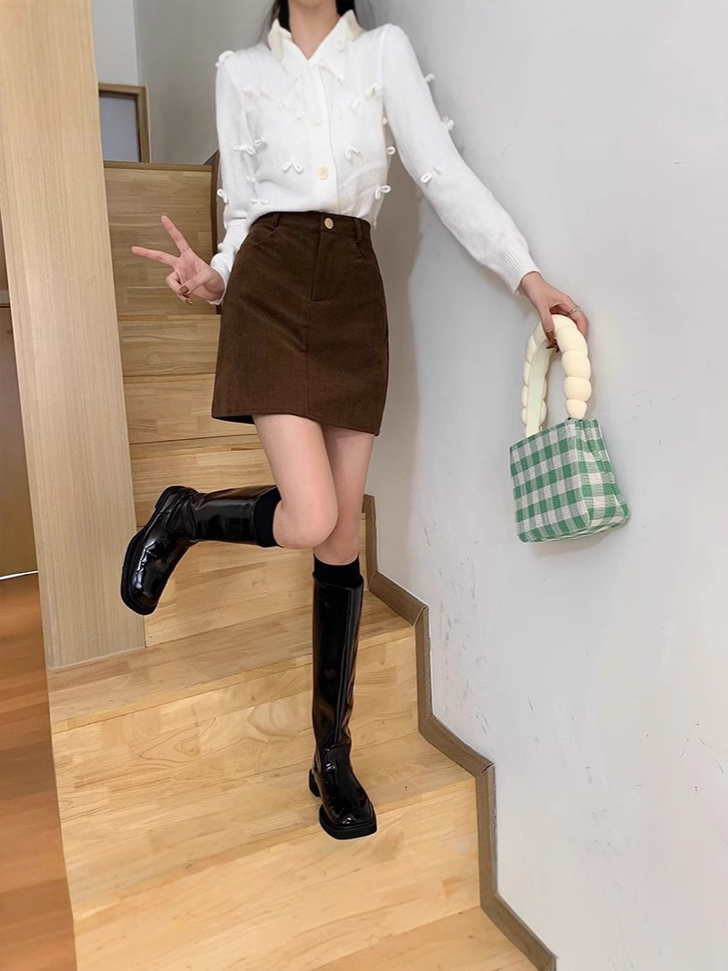 Black Short Skirt Women's High Waist Corduroy Autumn and Winter New Korean Style Retro Slimming A- line Outer Wear Skirt for Women