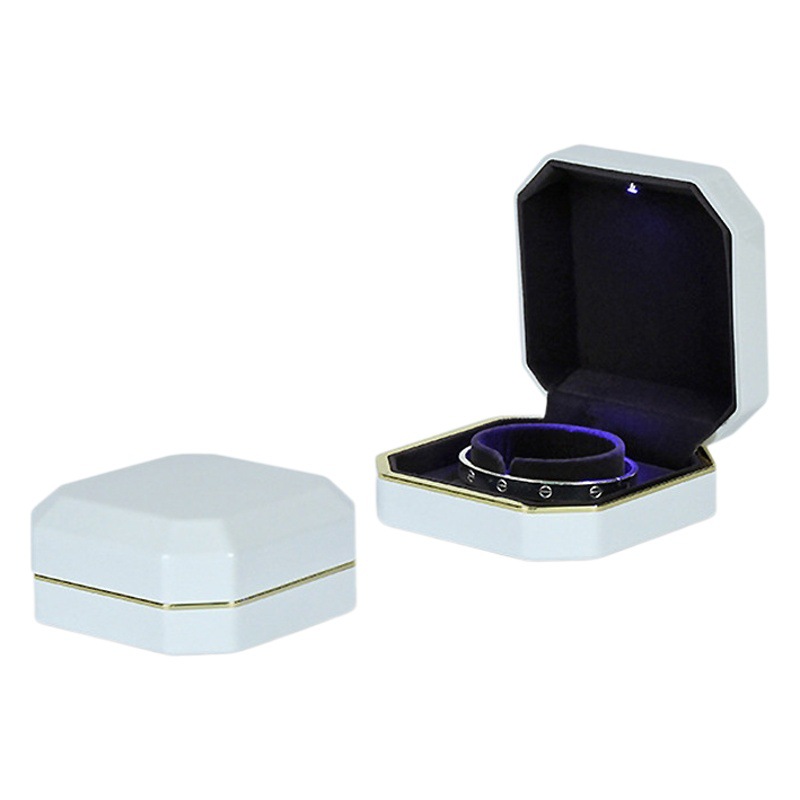WILSHENG Baking Paint LED Light Proposal Diamond Ring Octagonal Ring Pendant Bracelet Box Necklace Display Jewelry Storage