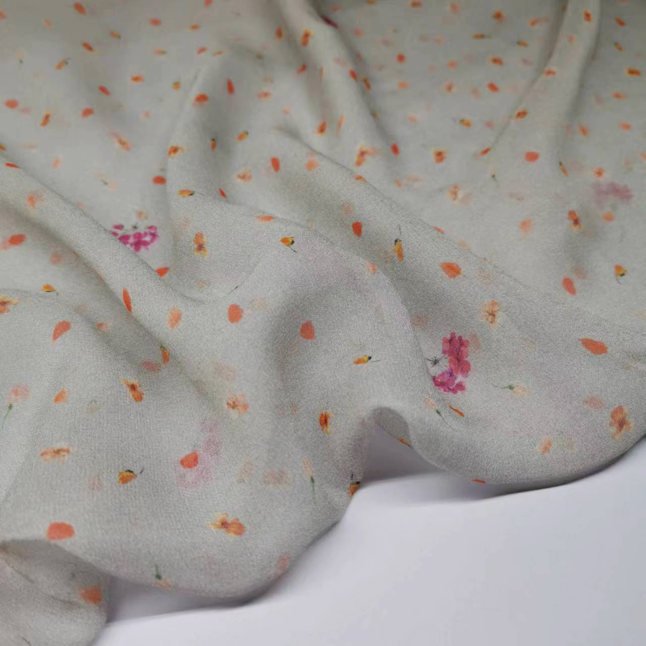 Mulberry Silk Georgette Fabric 8mm Wide Small Floral Skirt Silk Fabric