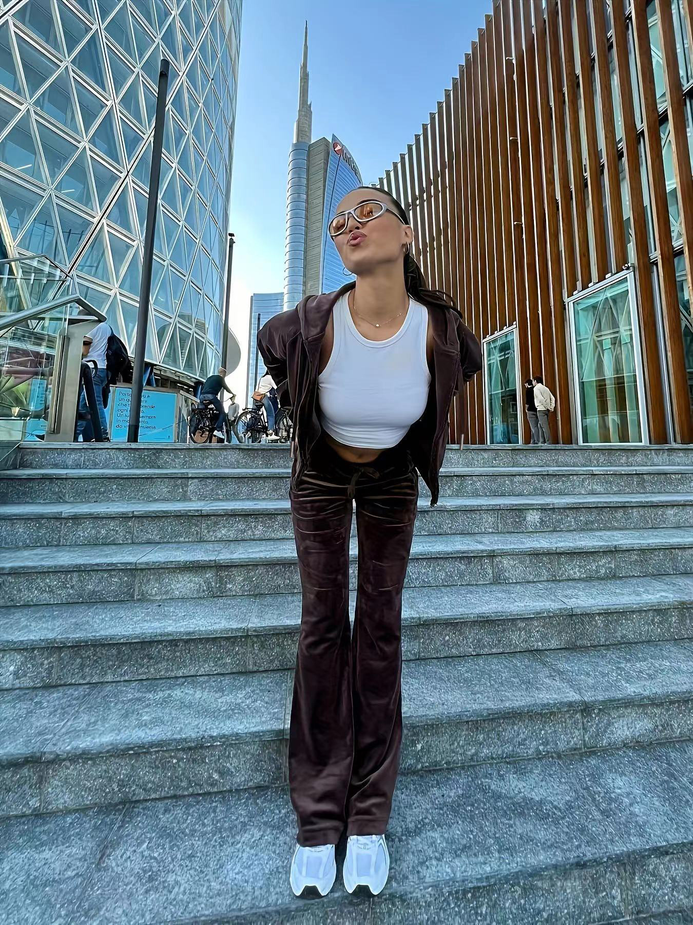 Picture of Factory Ready Stock! 2025 European and American New Aliexpress Women's Korean Velvet Sweatshirt Two-Piece Set for Women in Stock 96837