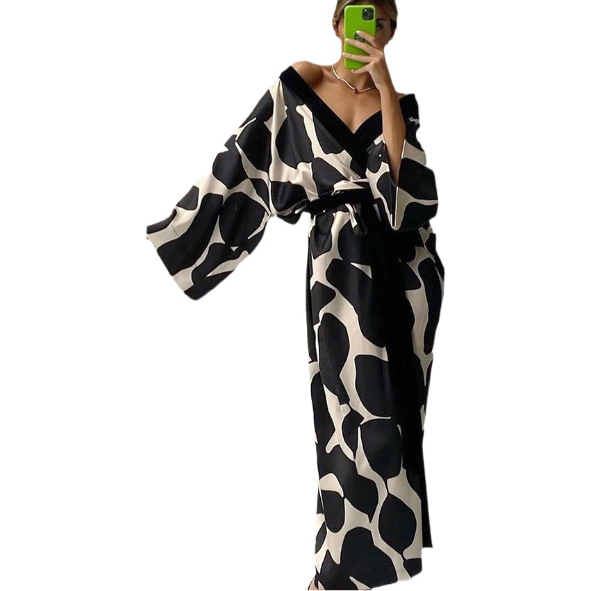 2024 Autumn and Winter Fashionable Black Woven Printed Loose Long-Span Nightgown Cross-Border Supply Wholesale European and American Home Clothes for Women