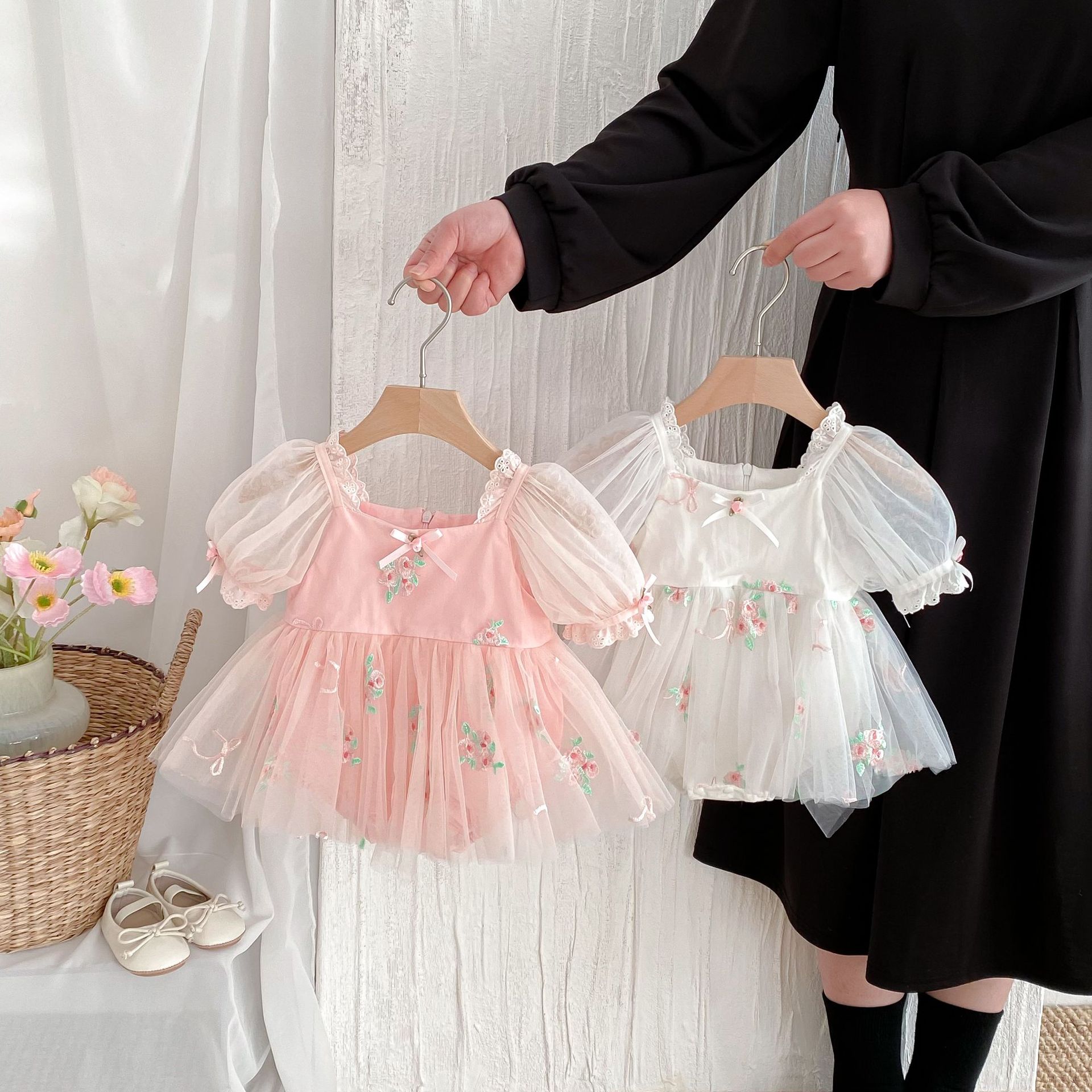 2025 Summer Baby Puff Sleeve Wrap Fart Clothes Baby Girl Big Bow Mesh Embroidered Hare Dress Princess One-year-old Climbing Dress