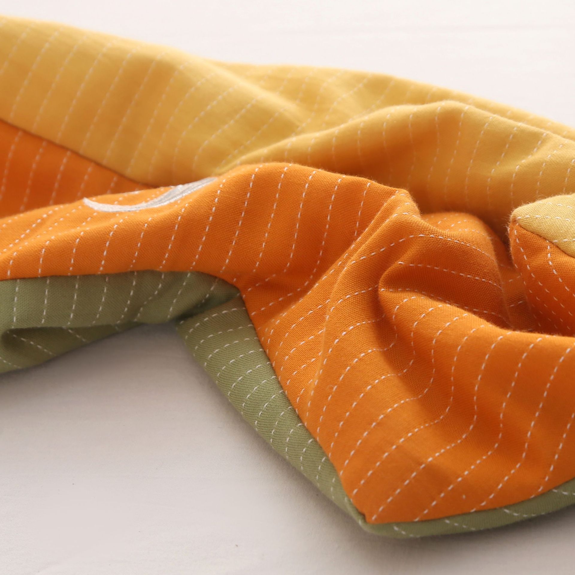 Picture of New Buckwheat Pillow Longyun Buckwheat Pillow Whole Buckwheat Shell Filled Triangular Cervical Pillow Wholesale Delivery